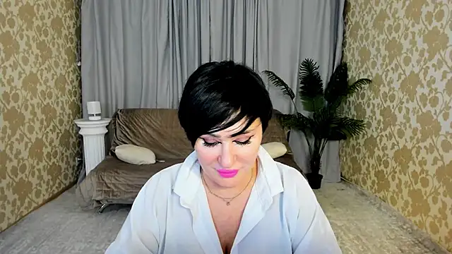 Show modela KiraTempt na web-kameri