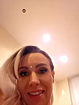 Show modela AureliaDoux na web-kameri