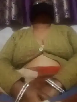 Show modela Simran62 na web-kameri