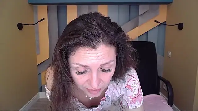 EllaLong's Live XXX Chat