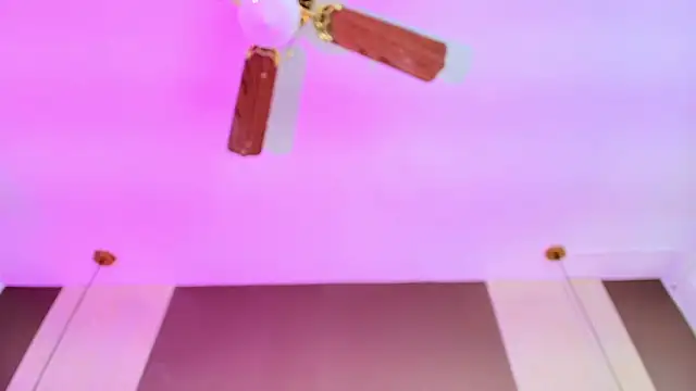 AprillRoss' Live XXX Chat