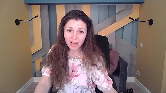 EllaLong's Live XXX Chat