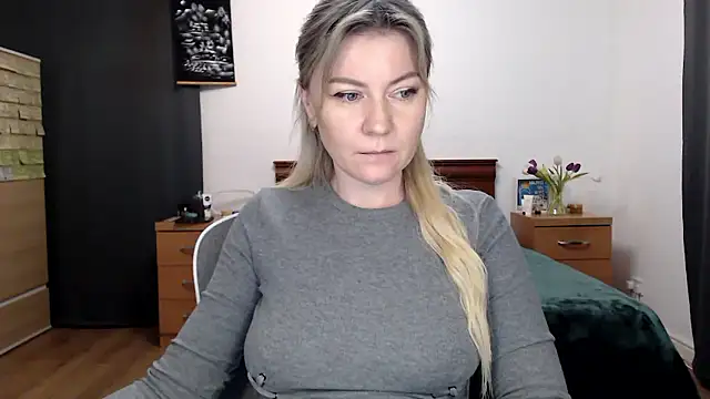 ParadiseAlina's Live XXX Chat