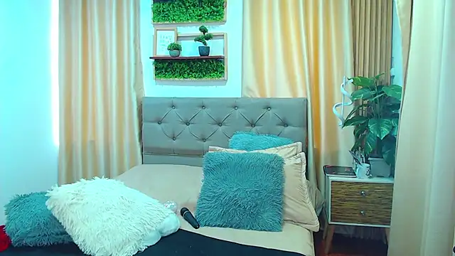 sasi_luna's Live XXX Chat