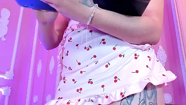 SaraPhine's Live XXX Chat