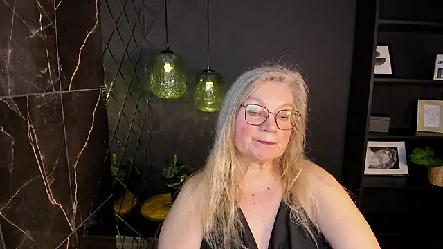 NataliMellow's Live XXX Chat