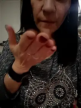 Lovmora's Live XXX Chat