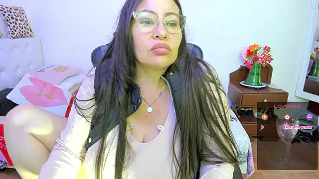 esmeralda_milf's Live XXX Chat