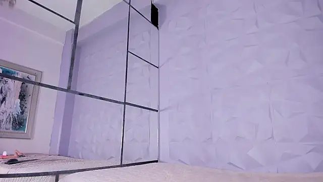 _LittleLia's Live XXX Chat