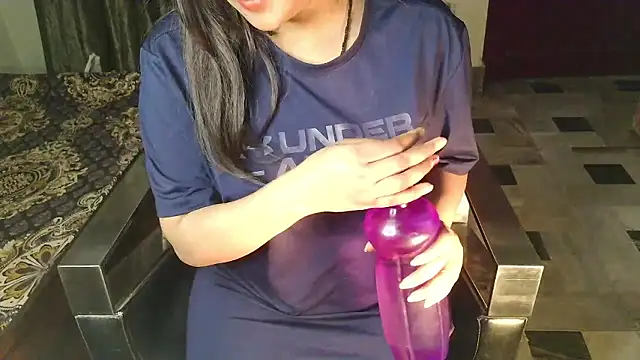 Pertunjukan Kamera Web aarushi_sharmaa