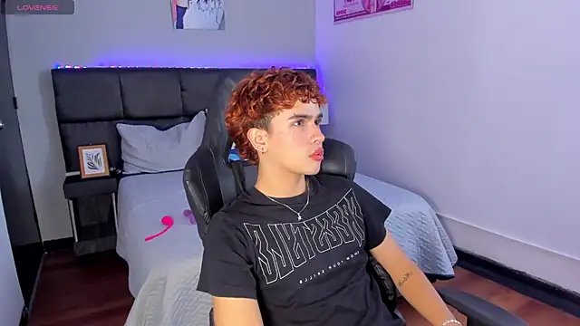 Aiiden_15's Webcam Show