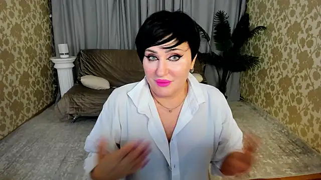 KiraTempt's Live XXX Chat