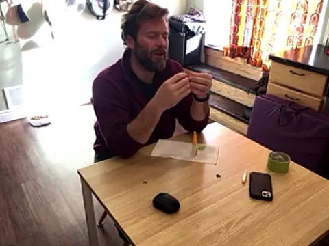 RockHammercock: δια δικτυακό σόου στην κάμερα