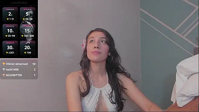 Lucy-Bluesea's Live XXX Chat