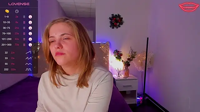 DellaRowe's Live XXX Chat