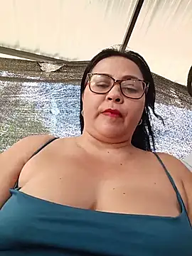 Dirty-Momm-Divorced-Hot's Live XXX Chat