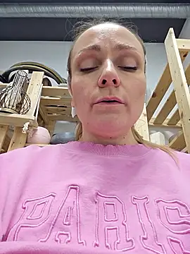 Bondgirl_013's Live XXX Chat