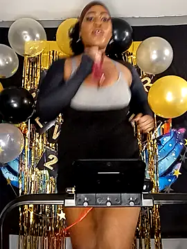 AmazonianMistress' Live XXX Chat