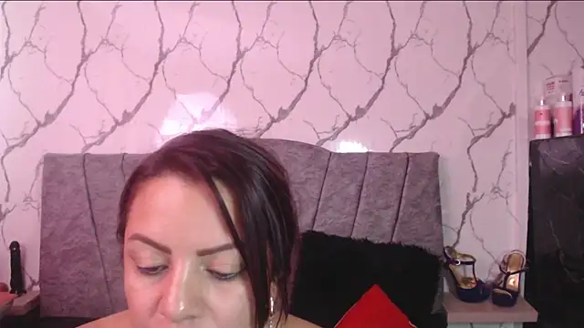 VIOLETTA-HOT's Live XXX Chat