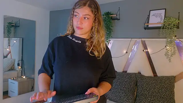 Chatroom XXX en direct de LilithSmith_