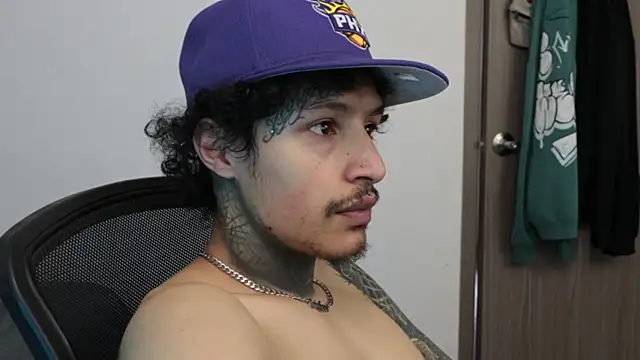 trieone's Live XXX Chat