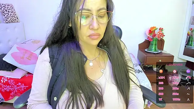 esmeralda_milf's Live XXX Chat