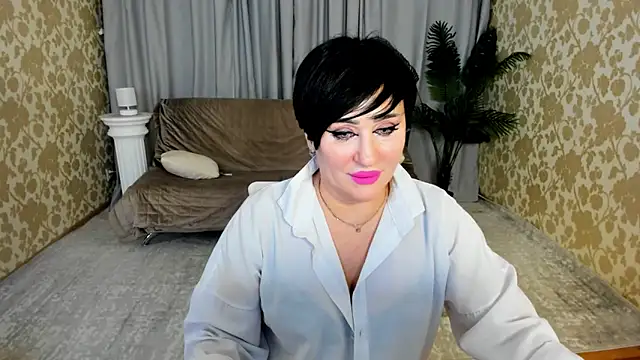 KiraTempt's Live XXX Chat