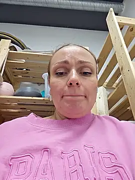 Bondgirl_013's Live XXX Chat