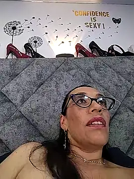 Shantey_Laurent Pertunjukan Webcam