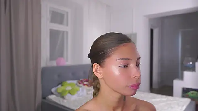 LoisKeedah Show in webcam