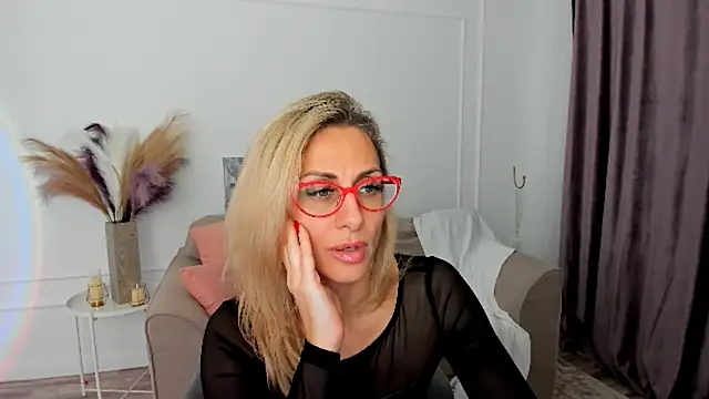 MuseOfStage's Live XXX Chat