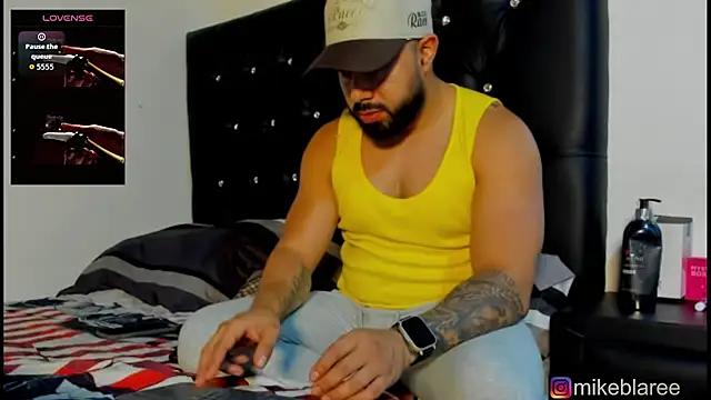 mikeblaree's Live XXX Chat