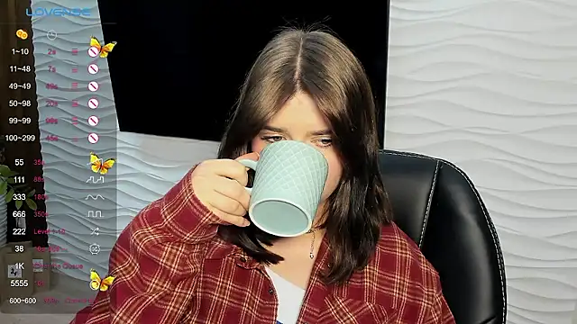 LanaTreades' Webcam Show