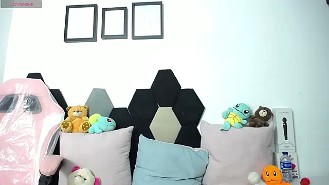 Lili_mdls' Live XXX Chat