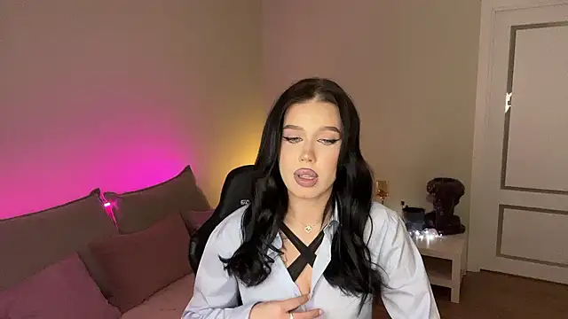 mistress_of_hearts' Live XXX Chat