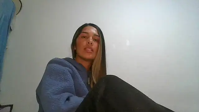 Juanabrunette7's Live XXX Chat