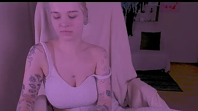 Hot_Blonda's Live XXX Chat