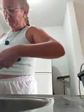 MILEIDE980's Live XXX Chat