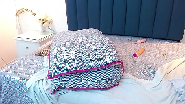 Angyrios 라이브 XXX 채팅