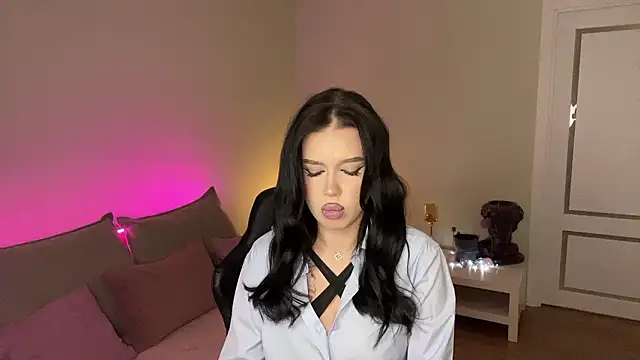 mistress_of_hearts' Live XXX Chat