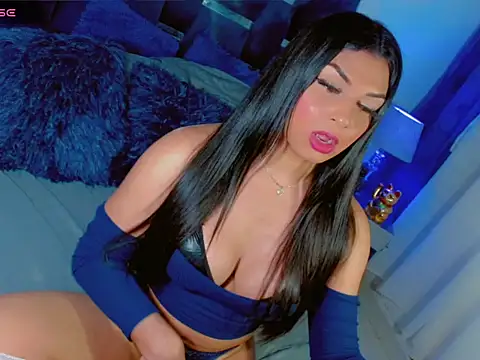 gigicarther: διαδικτυακό σόου στην κάμερα