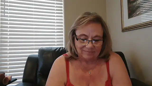 BustyAnnie's Live XXX Chat