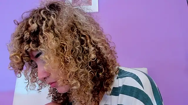 Charlotte11-11's Live XXX Chat