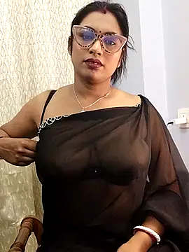 Pertunjukan Kamera Web Queen_Doll