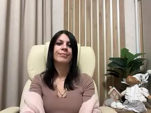 InjaAtHomeのライブXXXチャット