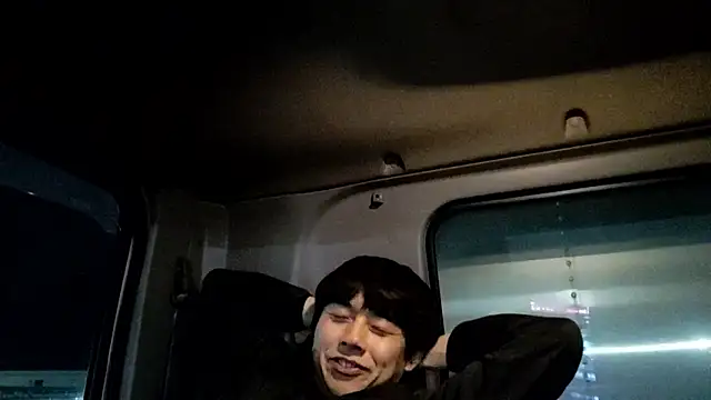 whitebriefboy's Live XXX Chat