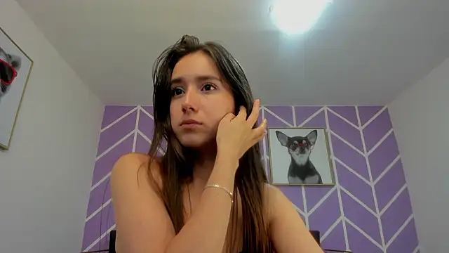 Adhara_KittenのライブXXXチャット