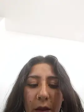 CAROLINE__07's Live XXX Chat