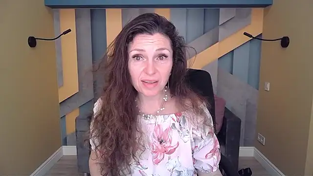 EllaLongのライブXXXチャット