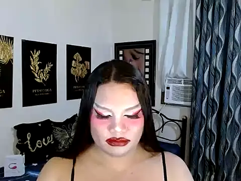 Chatroom XXX en direct de TSbrianaHugeCock